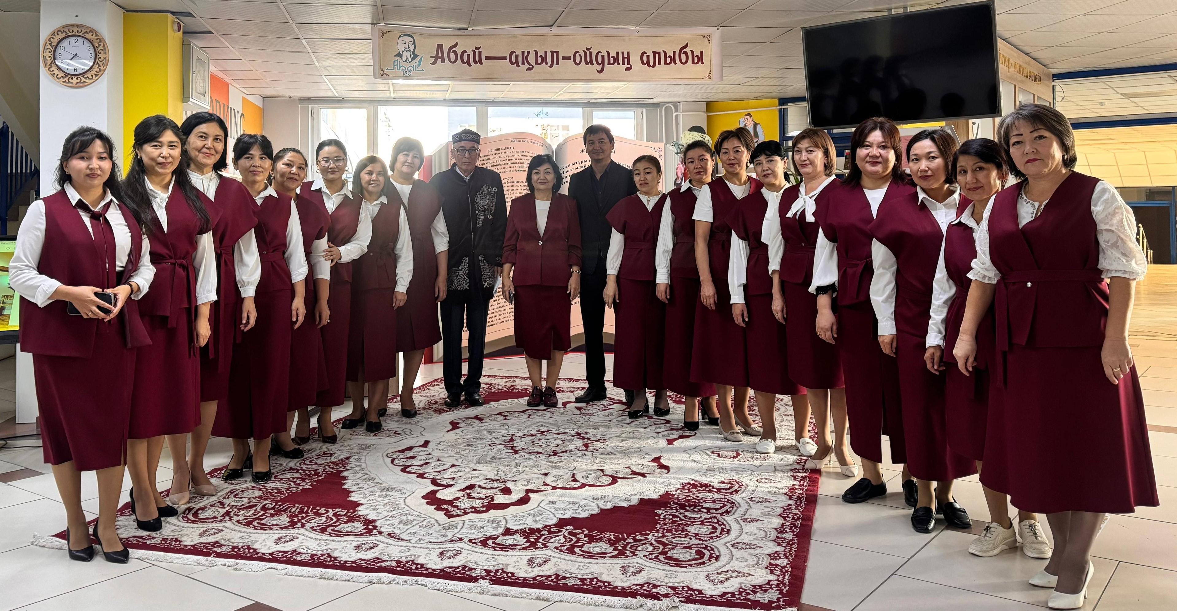 Қазақ тілі мен әдебиеті пәні бірлестігінің ұйымдастыруымен «Абай – ақыл-ойдың алыбы» атты апталығы