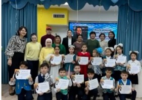Хан Тәңірінің мұзбалағы – Мұқағали!
